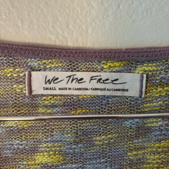 Free People Yellow & Purple Printed Long Sleeve Scoop Neck T-Shirt Womens Sz S - Picture 6 of 8